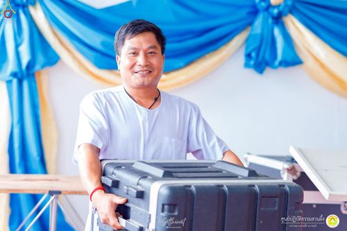 ภาพ No.236587:วันพุธที่ 30 กรกฏาคม  พ.ศ. 2568 พิธีถวายมหาสังฆทาน 81 วัด 81 ปี หลวงพ่อธัมชโย ครั้งที่ 2  ณ ศูนย์ปฏิบัติธรรมสวนผึ้ง ต.ท่าเคย อ.สวนผึ้ง จ.ราชบุรี