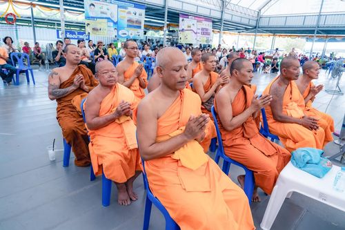 ภาพ No.133539:พิธีขอขมารับผ้าไตร, พิธีบรรพชาสามเณร, สามเณรออกบิณฑบาต ในโครงการบรรพชาสามเณร ฟื้นฟูพระพุทธศาสนาทั่วไทย  ณ ศูนย์ปฏิบัติธรรม และอบรมเยาวชนเมืองยะลา วันที่ 3 เมษายน พ.ศ. 2567