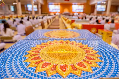 ภาพ No.236157:วันที่ 3 สิงหาคม พ.ศ. 2568 พิธีบูชาข้าวพระ ณ สภาธรรมกายสากล วัดพระธรรมกาย