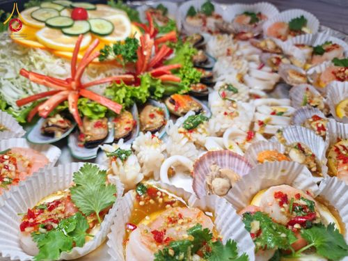 ภาพ No.202779:พิธีถวายภัตตาหารเป็นสังฆทาน แด่พระธรรมยาตรา ณ วัดพระธรรมกาย ตำบลคลองสาม อำเภอคลองหลวง จังหวัดปทุมธานี ในโครงการธรรมยาตรา กตัญญูบูชา มหาปูชนียาจารย์ พระมงคลเทพมุนี(สด จนฺทสโร) พระผู้ปราบมาร อนุสรณ์สถาน 7 แห่ง ปีที่ 13 วันที่ 28 มกราคม พ.ศ. 2568