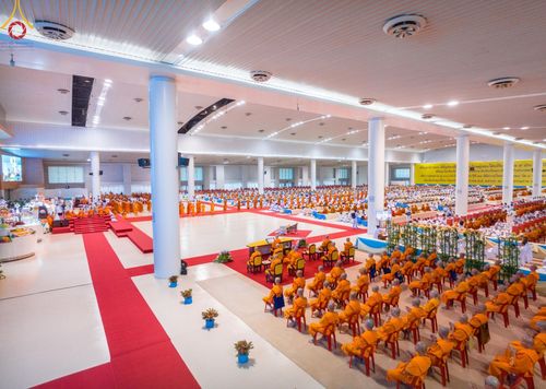 ภาพ No.147149:พิธีมุทิตาสักการะพระภิกษุ ผู้สอบได้เปรียญธรรม 9 ประโยคระดับโลกปีที่ 36, พิธีมอบโล่เกียรติยศและทุนการศึกษา สำนักเรียนบาลีดีเด่นทั่วประเทศ, พิธีถวายมหาสังฆทานคณะสงฆ์ 2,000 กว่าวัด ทั่วประเทศ ปีที่ 24, พิธีถวายไทยธรรมคณะสงฆ์ 323 วัด 4 จังหวัดชายแดนภาคใต้