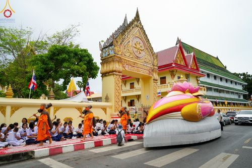 ภาพ No.128293:พิธีอัญเชิญพระบรมสารีริกธาตุ " ใจกลางเมืองนครหาดใหญ่ " เพื่อประดิษฐาน ณ มหารัตนเจดีย์สิริปทุมสวรรค์ (เจดีย์อริยพุทธะ 5 พระองค์) ศูนย์ปฏิบัติธรรมภาคใต้ อ.บางกล่ำ จ.สงขลา  วันที่ 9 มีนาคม พ.ศ.2567 (ชุดที่ 1)