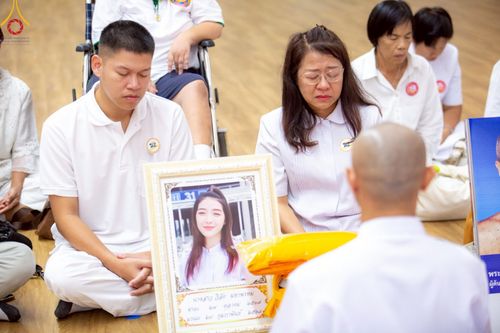 ภาพ No.217047:วันเสาร์ที่ 12 เมษายน พ.ศ. 2568 พิธีเวียนประทักษิณรอบพระมหาธรรมกายเจดีย์  พิธีวันทาเจดีย์ พิธีขอขมาและมอบผ้าไตร ในโครงการอุปสมบทหมู่ บูชาธรรมหลวงพ่อธัมมชโย, โครงการธรรมทายาท ระดับอุดมศึกษา รุ่นที่ 52 ,  โครงการบวชพระนานาชาติ AEC & WAB CEO รุ่นที่ 4 , ณ ว