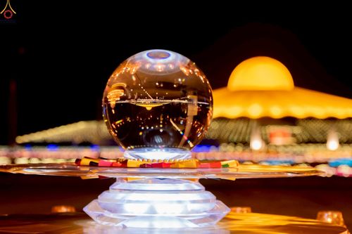 ภาพ No.241074:วันพุธที่ 27 สิงหาคม พ.ศ. 2568 พิธีจุดประทีป ในวันธรรมชัย ณ วัดพระธรรมกาย