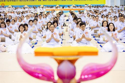 ภาพ No.277577:วันอาทิตย์ต้นเดือนที่ 7 ธันวาคม พ.ศ.2568 พิธีทอดผ้าป่าต้นสมบัติจักรพรรดิ ณ สภาธรรมกายสากล วัดพระธรรมกาย