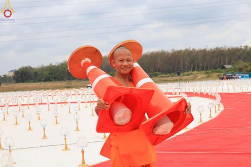 ภาพ No.128733:V.33 รวมพลังเพื่อบางกล่ำ การเตรียมงานของเจ้าหน้าที่หน่วยงานต่างๆ เพื่องานธรรมยาตราอัญเชิญพระบรมสารีริกธาตุ ประดิษฐาน ณ มหารัตนเจดีย์สิริปทุมสวรรค์ (เจดีย์อริยพุทธะ 5 พระองค์) ศูนย์ปฏิบัติธรรมภาคใต้ อ.บางกล่ำ จ.สงขลา ระหว่างวันที่ 9-10 มีนาคม พ.ศ. 2567