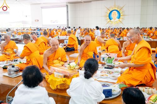 ภาพ No.153061:พิธีถวายภัตตาหารเมนูสวรรค์ ในพรรษาแห่งการเข้าถึงธรรม วันอังคารที่ 10 กันยายน พ.ศ. 2567 ครบรอบ 24 ปี วันละสังขาร คุณยายอาจารย์มหารัตนอุบาสิกาจันทร์ ขนนกยูง ณ หอฉันคุณยายอาจารย์ฯ วัดพระธรรมกาย