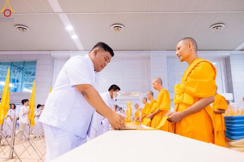 ภาพ No.159573:สัมมนาพิเศษและพิธีมอบองค์พระธรรมกาย 2,000 องค์ ณ ห้องแก้วสารพัดนึก 1 วัดพระธรรมกาย วันอาทิตย์ต้นเดือนที่ 6 ตุลาคม พ.ศ. 2567