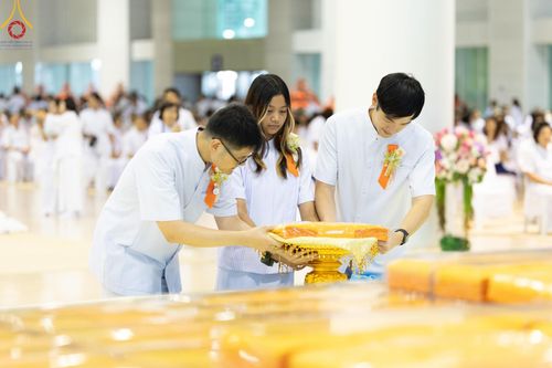 ภาพ No.167798:พิธีทอดกฐิน และ พิธีกรานกฐิน ในวันอาทิตย์ที่ 3 พฤศจิกายน พ.ศ. 2567 ณ วัดพระธรรมกาย จ.ปทุมธานี