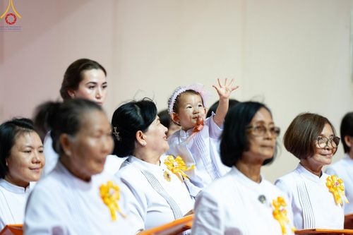 ภาพ No.160219:พิธีทอดผ้าป่าสมทบกฐินวัดพระธรรมกาย และสมทบกฐิน 30,000 วัดทั่วไทย ครั้งที่ 3 ณ สภาธรรมกายสากล วัดพระธรรมกาย วันพฤหัสบดีที่ 10 ตุลาคม พ.ศ. 2567