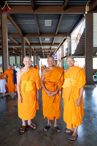 ภาพ No.149525:พิธีทักษิณานุปทานแด่บรรพชนตระกูลผ่องสวัสดิ์ และหมู่ญาติที่ล่วงลับไปแล้ว ประจำปี ครั้งที่ 19 วันพฤหัสบดีที่ 22 สิงหาคม พ.ศ. 2567 ณ พระมหาเจดีย์ทัตตชีโว ศูนย์อบรมเยาวชนกาญจนบุรี