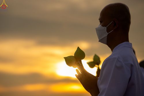 ภาพ No.84035:พิธีเวียนประทักษิณ พิธีวันทาเจดีย์ พิธีขอขมา และมอบผ้าไตร  ในโครงการบรรพชาอุปสมบทหมู่ธรรมทายาทรุ่นเข้าพรรษา และโครงการบรรพชาสามเณรโรงเรียนนานาชาติ รุ่นที่12 ในวันเสาร์ที่ 22 กรกฎาคม พ.ศ. 2566