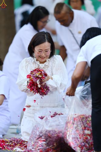 ภาพ No.306072:วันที่ 25 มกราคม พ.ศ. 2569 พิธีต้อนรับพระธรรมยาตรา วัดพระธรรมกาย(ภาพชุดที่ 4) ในโครงการธรรมยาตรา กตัญญูบูชา มหาปูชนียาจารย์ พระมงคลเทพมุนี(สด จนฺทสโร) พระผู้ปราบมาร อนุสรณ์สถาน 7 แห่ง ปีที่ 14