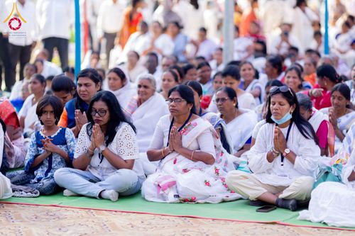 ภาพ No.283766:วันที่ 6-7 ธันวาคม พ.ศ. 2568  พิธีรับมอบหนังสือแสดงเจตจำนงถวายสิทธิครอบครองและใช้ประโยชน์วัดสันติวัน เมืองนาคปูร์  พิธีจุดโคมประทีปถวายเป็นพุทธบูชา และอุทิศบุญกุศลแด่ ดร.บี.อาร์. อัมเบดการ์  พิธีบูชาข้าวพระถ่ายทอดสดจากประเทศไทย