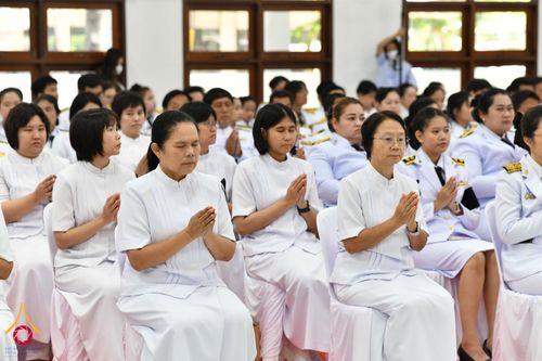 ภาพ No.344205:วันที่ 12 สิงหาคม พ.ศ. 2569  พสกนิกรชาวอำเภอคลองหลวง พร้อมใจร่วมพิธีสวดพระพุทธมนต์และทำบุญตักบาตรถวายพระราชกุศล เนื่องในวันคล้ายวันพระราชสมภพ สมเด็จพระบรมราชชนนีพันปีหลวง และวันแม่แห่งชาติ 12 สิงหาคม 2569