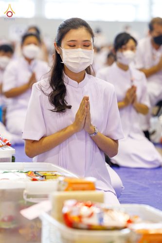 ภาพ No.76744:พิธีตักบาตรข้าวสารอาหารแห้ง  ณ บ้านแก้วเรือนทองคุณยายฯ สภาธรรมกายสากล  วัดพระธรรมกาย จ.ปทุมธานี  ในวันอาทิตย์ต้นเดือนที่ 6 มีนาคม พ.ศ. 2566