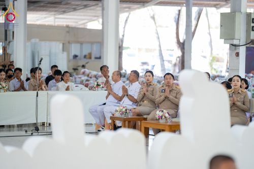 ภาพ No.290929:วันจันทร์ที่ 5 มกราคม พ.ศ. 2569  วัดพระธรรมกาย มูลนิธิธรรมกาย  จัดพิธีมอบของขวัญสนับสนุนการจัดกิจกรรมงานวันเด็กแห่งชาติ ประจำปี พ.ศ. 2569 ให้แก่องค์กรภาคีเครือข่ายกว่า 200 องค์กร ณ วัดพระธรรมกาย อ.คลองหลวง จ.ปทุมธานี