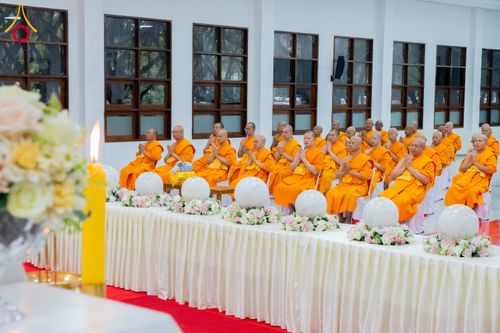 ภาพ No.294222:วันอาทิตย์ที่ 14 ธันวาคม พ.ศ.2568 พิธีเจริญพระพุทธมนต์สมโภชดวงแก้วลูกนิมิตเอก และดวงแก้วนิมิตปฏิบัติธรรม อัญเชิญประดิษฐาน  ณ วัดพระธรรมกายในประเทศสหรัฐอเมริกาและประเทศเยอรมนี 7 แห่ง ณ อาคารปลูกศรัทธา 2 วัดพระธรรมกาย