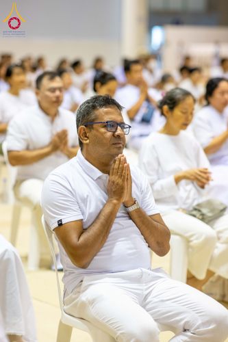 ภาพ No.325635:วันที่ 26 เมษายน พ.ศ.2569 กิจกรรมงานบุญวันอาทิตย์ สาธุชนปฏิบัติธรรมร่วมกัน ณ ห้องแก้วสารพัด 1 วัดพระธรรมกาย ปทุมธานี