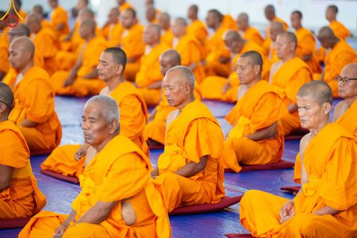 ภาพ No.315241:​วันอาทิตย์ที่ 22 มีนาคม พ.ศ.2569 สามเณรธรรมทายาทเนปาล 500 รูป ฟังธรรม สวดมนต์ ปฏิบัติธรรมร่วมกัน  ณ International Assembly and Meditation Hall Lumbini