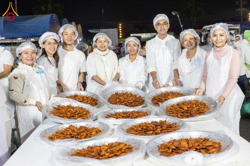 ภาพ No.289775:วันที่ 8 มกราคม พ.ศ. 2569 พิธีถวายภัตตาหารเป็นสังฆทาน แด่พระธรรมยาตรา ณ อนุสรณ์สถานคลองบางนางแท่น อ.สามพราน จ.นครปฐม ในโครงการธรรมยาตรา กตัญญูบูชา มหาปูชนียาจารย์ พระมงคลเทพมุนี(สด จนฺทสโร) พระผู้ปราบมาร อนุสรณ์สถาน 7 แห่ง ปีที่ 14