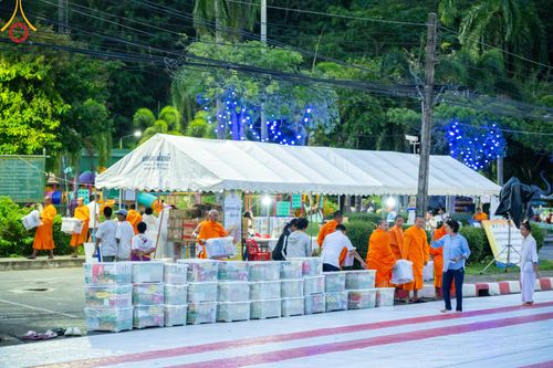 ภาพ No.341119:วันที่ 27 กรกฎาคม พ.ศ. 2569 พิธีตักบาตรพระ 1,000 รูป เมืองพัทลุง  ณ ถนนราเมศวร์ อ.เมือง จ.พัทลุง