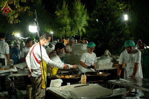 ภาพ No.287963:วันที่ 4 มกราคม พ.ศ. 2569 พิธีถวายภัตตาหารเป็นสังฆทาน แด่พระธรรมยาตรา ในโครงการธรรมยาตรา กตัญญูบูชา มหาปูชนียาจารย์ พระมงคลเทพมุนี(สด จนฺทสโร) พระผู้ปราบมาร อนุสรณ์สถาน 7 แห่ง ปีที่ 14 ณ อนุสรณ์สถานมหาวิหารพระมงคลเทพมุนี (โลตัสแลนด์) อ.สองพี่น้อง จ.สุพรร