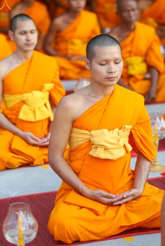 ภาพ No.302792:วันที่ 24 มกราคม พ.ศ. 2569 พิธีจุดประทีปธรรมถวายเป็นพุทธบูชา  และบูชาธรรมมหาปูชนียาจารย์  ณ อาคารธรรมยาตรา กตัญญูบูชามหาปูชนียาจารย์  ตรงข้ามวัดปากน้ำภาษีเจริญ จ.กรุงเทพมหานคร ในโครงการธรรมยาตรา กตัญญูบูชา มหาปูชนียาจารย์ พระมงคลเทพมุนี(สด จนฺทสโร) พระผู