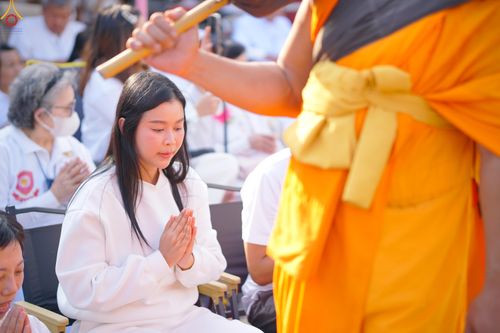 ภาพ No.295081:วันที่ 14 มกราคม พ.ศ. 2569 พิธีต้อนรับพระธรรมยาตรา อนุสรณ์สถานลำดับที่ 4  สถานที่เกิดด้วยกายธรรม ณ วัดโบสถ์บน ต.บางคูเวียง จ.นนทบุรี ในโครงการธรรมยาตรา กตัญญูบูชา มหาปูชนียาจารย์ พระมงคลเทพมุนี(สด จนฺทสโร) พระผู้ปราบมาร อนุสรณ์สถาน 7 แห่ง ปีที่ 14