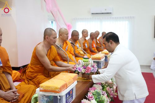 ภาพ No.290279:วันอังคารที่ 6 มกราคม พ.ศ. 2569 พิธีเจริญพุทธมนต์ ปฏิบัติธรรม มอบทุนการศึกษา ถวายสังฆทาน 142 วัด ณ ศูนย์ปฏิบัติธรรมพระมงคลเทพมุนี อ.สองพี่น้อง จ.สุพรรณบุรี
