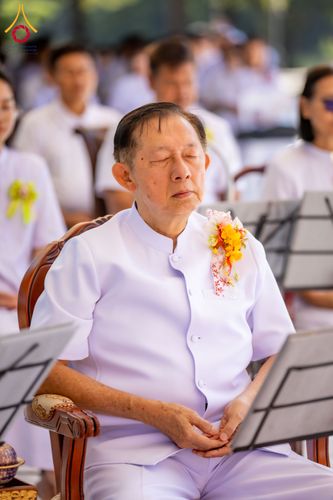 ภาพ No.285764:วันพุธที่ 10 ธันวาคม พ.ศ.2568  พิธีตอกเสาเข็มมงคลต้นสุดท้าย รองรับองค์พระเจดีย์เพื่อสร้างสันติภาพโลก ณ ศูนย์ปฏิบัติธรรมและศูนย์อบรมเยาวชน ชัยนาท