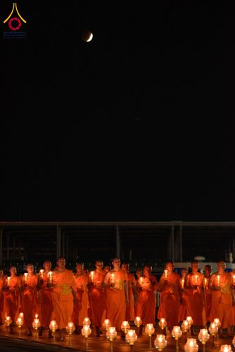 ภาพ No.312312:วันอังคารที่ 3 มีนาคม พ.ศ.2569 พิธีเวียนประทักษิณและจุดมาฆประทีป (ภาพชุดที่ 2) ณ ลานธรรมพระมหาธรรมกายเจดีย์ วัดพระธรรมกาย