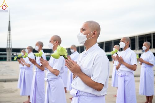 ภาพ No.82627:พิธีเวียนประทักษิณ, พิธีวันทาเจดีย์ ณ มหาธรรมกายเจดีย์  พิธีบรรพชาหมู่พระพี่เลี้ยงเข้าพรรษา, ธรรมทายาทอุดมศึกษา รุ่นที่ 50(ภาคฤดูฝน) และธรรมทายาทพุทธศาสตร์สากล รุ่นที่ 7 (ภาคฤดูฝน) วันเสาร์ที่ 17 มิถุนายน พ.ศ. 2566 ณ  โบสถ์พระไตรปิฎก วัดพระธรรมกาย จ.ปทุม