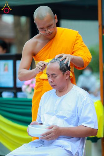 ภาพ No.135817:พิธีปลงผมธรรมทายาท โครงการบรรพชาและอุปสมบทหมู่ รุ่นบูชาธรรม 80 ปี หลวงพ่อธัมมชโย ณ หมู่บ้านบรรลุธรรม วัดพระธรรมกาย วันที่ 7 เมษายน พ.ศ. 2567