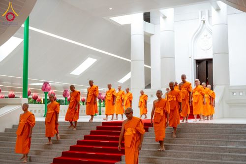 ภาพ No.256289:วันที่ 4 ตุลาคม พ.ศ. 2568 พิธีบรรพชาอุปสมบท  โครงการอุปสมบทหมู่บูชาธรรม 141 ปี  พระมงคลเทพมุนี (สด จนฺทสโร) ณ โบสถ์พระไตรปิฏก วัดพระธรรมกาย จ.ปทุมธานี