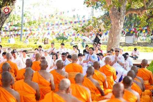 ภาพ No.130570:พิธีบรรพชาธรรมทายาท ในโครงการบรรพชา 1,250 รูป ณ แดนประสูติ สวนลุมพินี ประเทศเนปาล วันที่ 9 มีนาคม พ.ศ. 2567