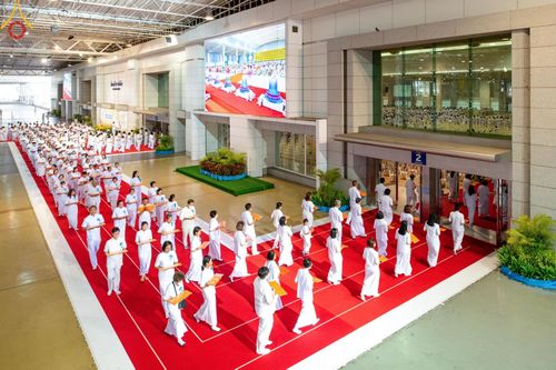 ภาพ No.154603:พิธีทอดผ้าป่าสมทบกฐินวัดพระธรรมกาย และสมทบกฐิน 30,000 วัดทั่วไทย ครั้งที่ 2 ณ สภาธรรมกายสากล วัดพระธรรมกาย วันอังคารที่ 17 กันยายน พ.ศ. 2567