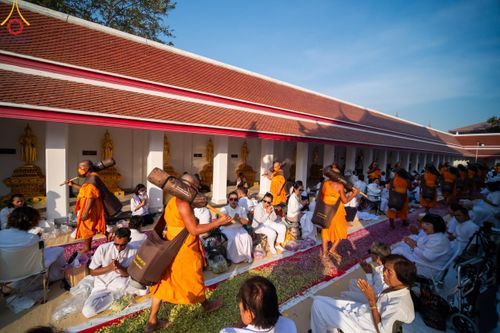 ภาพ No.110494:พิธีต้อนรับพระธรรมยาตรา ในโครงการธรรมยาตรากตัญญูบูชา มหาปูชนียาจารย์ พระมงคลเทพมุนี(สด จนฺทสโร) พระผู้ปราบมาร อนุสรณ์สถาน 7 แห่ง ปีที่ 12 วันที่ 11 มกราคม พ.ศ. 2567 ณ อนุสรณ์สถานลำดับที่ 3 สถานที่เกิดใหม่ในเพศสมณะ วัดสองพี่น้อง จ.สุพรรณบุรี