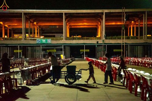 ภาพ No.218882:วันศุกร์ที่ 18 เมษายน พ.ศ. 2568 การเตรียมงานในลานธรรม , พระมหาธรรมกายเจดีย์ เพื่องานวันคุ้มครองโลก 22 เมษายน พ.ศ. 2568