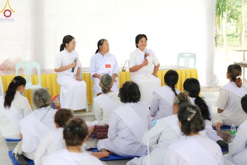 ภาพ No.158377:โครงการอบรมอุบาสก อุบาสิกาแก้ว  ตัวแทนทอดกฐิน 30,000 วัด ทั่วไทย บูชาธรรม 80 ปี หลวงพ่อธัมมชโย ระหว่างวันที่ 20-22 กันยายน พ.ศ. 2567 ณ จังหวัดบุรีรัมย์ รุ่นที่ 3