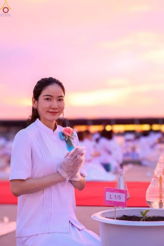 ภาพ No.252997:วันที่ 10 ตุลาคม พ.ศ. 2568 พิธีปลูกต้นทรัพย์บานชื่น ณ ลานธรรม วัดพระธรรมกาย