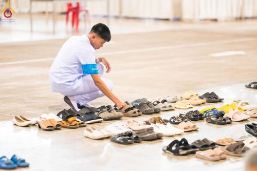 ภาพ No.123123:พิธีตักบาตร และพิธีบูชาข้าวพระ ในวันอาทิตย์ต้นเดือนที่ 4 กุมภาพันธ์ พ.ศ. 2567 ณ วัดพระธรรมกาย จ.ปทุมธานี