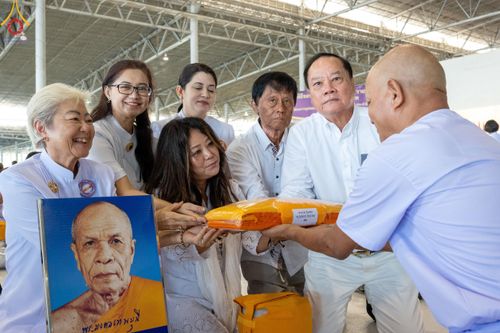 ภาพ No.180643:พิธีบรรพชาอุปสมบท โครงการอุปสมบทบูชาธรรมมหาปูชนียาจารย์ ประจำปีพุทธศักราช 2567 วันเสาร์ที่ 7 ธันวาคมพ.ศ. 2567 ณ วัดพระธรรมกาย จ.ปทุมธานี