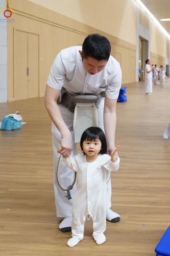 ภาพ No.138905:พิธีถวายกองทุนสนับสนุน การสร้างพระไตรปิฎกฉบับธรรมชัย และอนุรักษ์คัมภีร์ใบลาน น้อมบูชาธรรมหลวงพ่อธัมมชโย 80 ปี ณ ห้องแก้วสารพัดนึก 2 วัดพระธรรมกาย วันเสาร์ที่ 1 มิถุนายน พศ. 2567