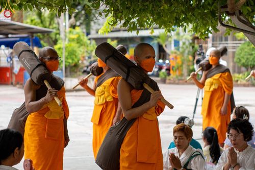ภาพ No.128301:พิธีอัญเชิญพระบรมสารีริกธาตุ " ใจกลางเมืองนครหาดใหญ่ " เพื่อประดิษฐาน ณ มหารัตนเจดีย์สิริปทุมสวรรค์ (เจดีย์อริยพุทธะ 5 พระองค์) ศูนย์ปฏิบัติธรรมภาคใต้ อ.บางกล่ำ จ.สงขลา  วันที่ 9 มีนาคม พ.ศ.2567 (ชุดที่ 1)