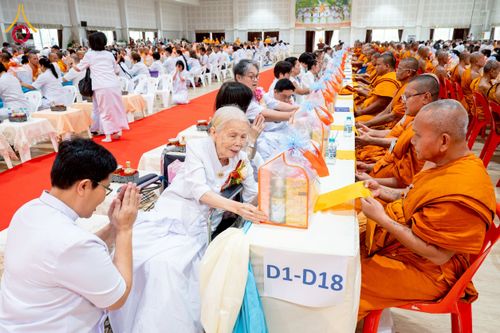 ภาพ No.238926:วันเสาร์ที่ 16 สิงหาคม พ.ศ. 2568 งานบุญประจำปี ครั้งที่ 20 พิธีทักษิณานุปทานแด่บรรพชน ตระกูลผ่องสวัสดิ์และหมู่ญาติที่ล่วงลับไปแล้ว ณ พระมหาเจดีย์ทัตตชีโว ศูนย์อบรมเยาวชนกาญจนบุรี