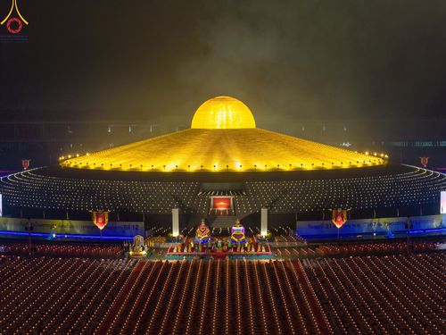 ภาพ No.122324:พิธีจุดประทีปถวายเป็นพุทธบูชา และบูชาธรรมมหาปูชนียาจารย์ พระมงคลเทพมุนี(สด จนฺทสโร) ในโครงการธรรมยาตรา กตัญญูบูชา มหาปูชนียาจารย์ พระมงคลเทพมุนี(สด จนฺทสโร) พระผู้ปราบมาร อนุสรณ์สถาน 7 แห่ง ปีที่ 12 วันที่ 31 มกราคม พ.ศ. 2567 ณ วัดพระธรรมกาย จ.ปทุมธานี (