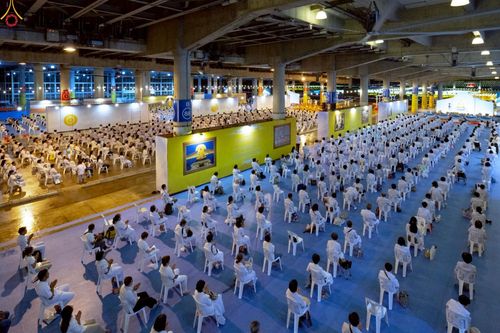 ภาพ No.244313:วันที่ 7 กันยายน พ.ศ. 2568 พิธีจุดประทีป วันครูผู้ค้นพบวิชชาธรรมกาย ณ ลานธรรมฯ และวิหารคด วัดพระธรรมกาย