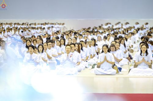 ภาพ No.328118:วันอาทิตย์ต้นเดือนที่ 3 พฤษภาคม พ.ศ.2569 พิธีบูชาข้าวพระ ณ วัดพระธรรมกาย