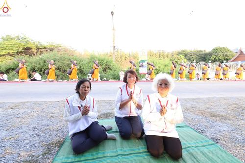 ภาพ No.296271:ภาพเบื้องหลังอาสาสมัครรวมใจ ชุดที่ 2 ในโครงการธรรมยาตรา กตัญญูบูชา มหาปูชนียาจารย์ พระมงคลเทพมุนี(สด จนฺทสโร) พระผู้ปราบมาร อนุสรณ์สถาน 7 แห่ง ปีที่ 14